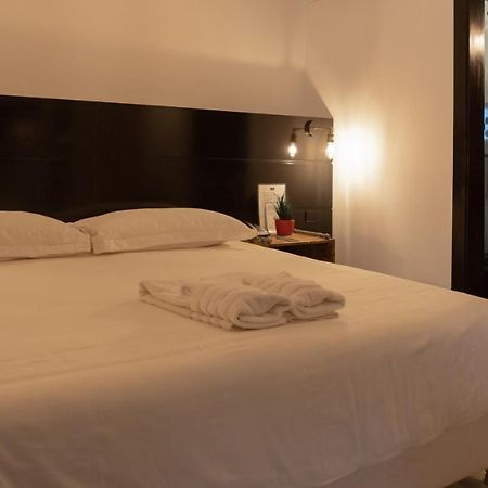 Hotel 1945 Aeropuerto 아순시온 외부 사진